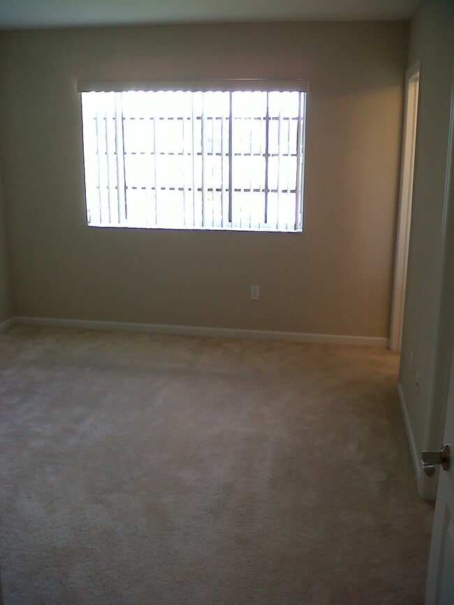 Building Photo - 1221 Lucaya Dr