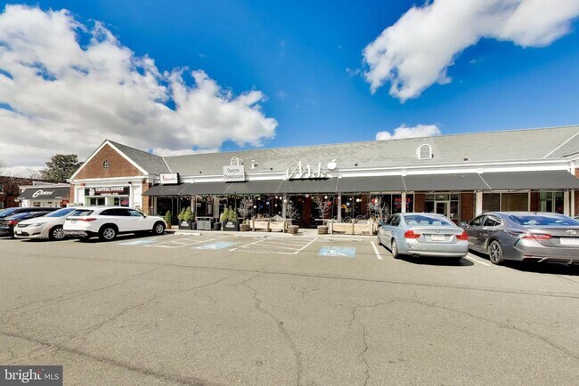 Building Photo - 1720 N Quinn St