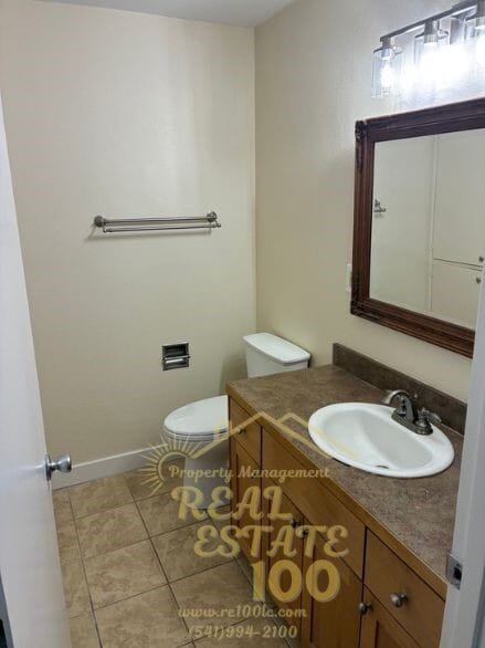 Building Photo - 4407 SW Beach Ave