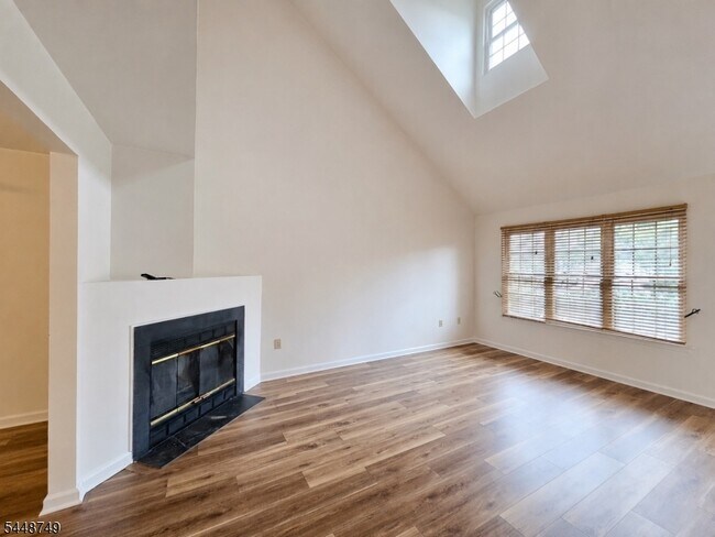 Building Photo - 200 Bamburgh Ct