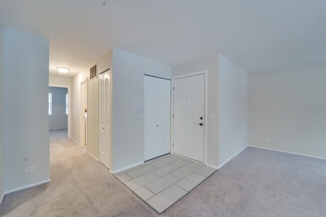 Building Photo - 160 Stirling Ln