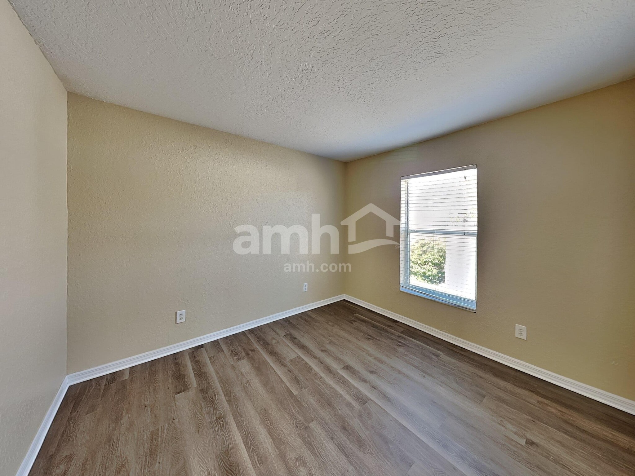 Building Photo - 3965 SW Laffite St