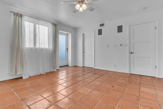 Building Photo - 3426 S Carolina St