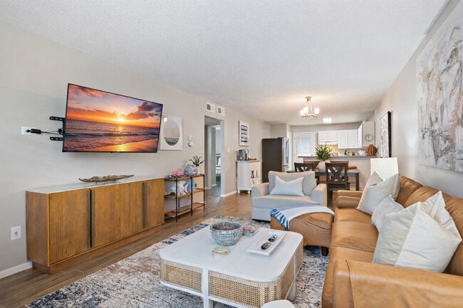 Building Photo - 215 Venus Ct