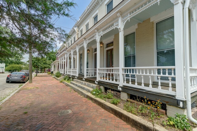 Building Photo - 2404, 2406 & 2408 E Clay Street