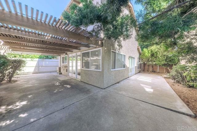 Building Photo - 10670 Esmeraldas Dr