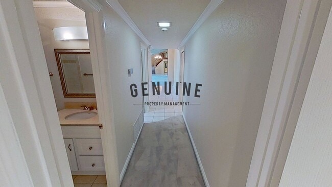 Building Photo - Large 4 Bedroom House with Pebble Bottom Pool - Backyard Oasis!