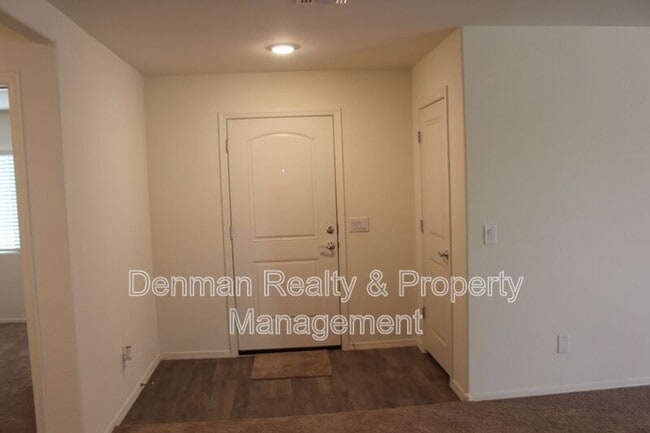 Building Photo - 1552 E Inouye Dr