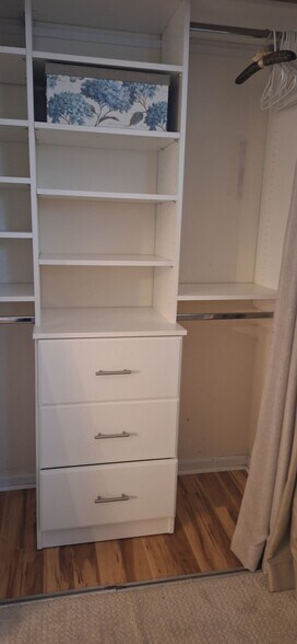 Building Photo - 807 W Trinity Ave