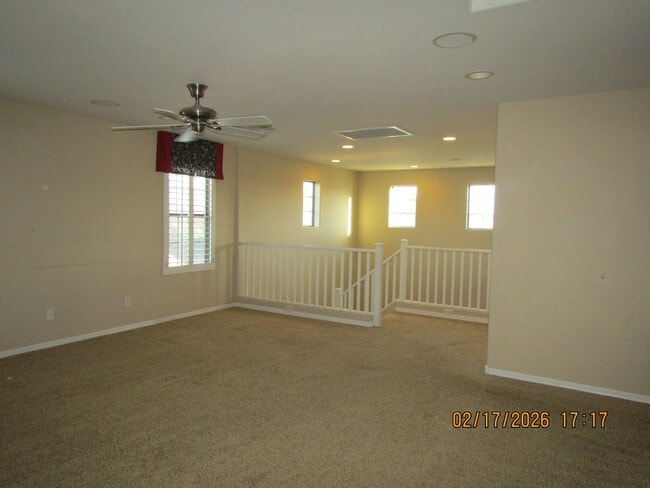 Building Photo - 4 Bedroom home gated community