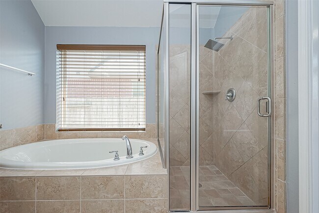 Building Photo - 6015 Hewes Point Ln