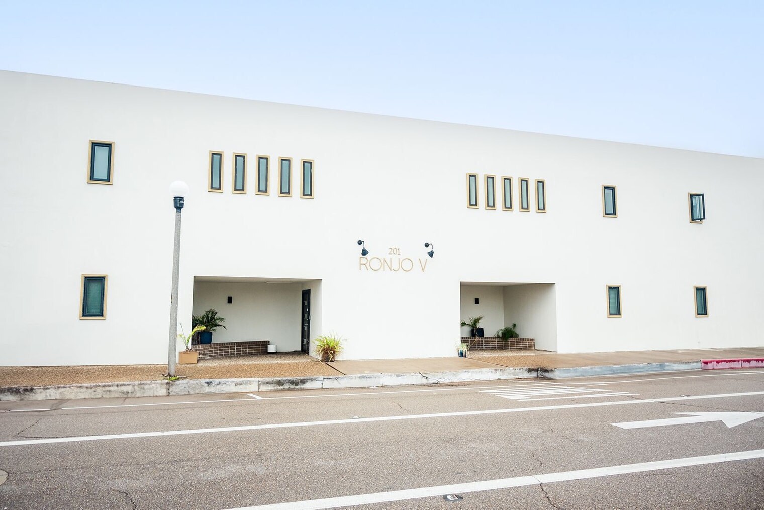 Building Photo - 201 S Chaparral St