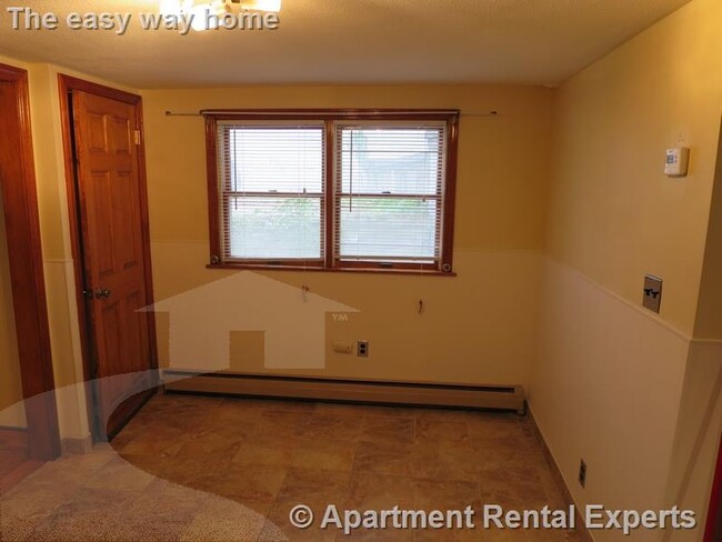 Building Photo - Union Square 2+ BR - 3 bathrooms! Single F...