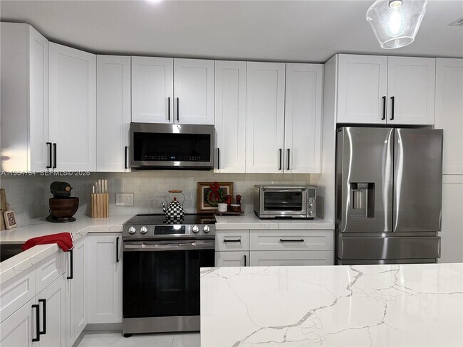 Building Photo - 15896 Kilmarnock Dr