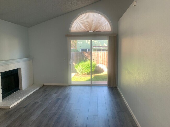 Building Photo - Beautifully Maintained Fairfield Home is A...