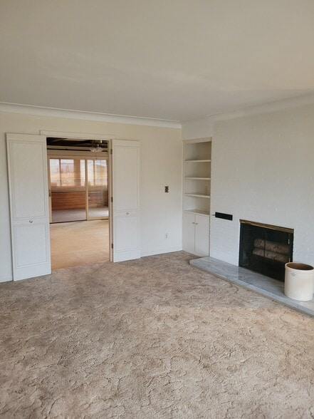 Building Photo - 2123 Eileen Rd