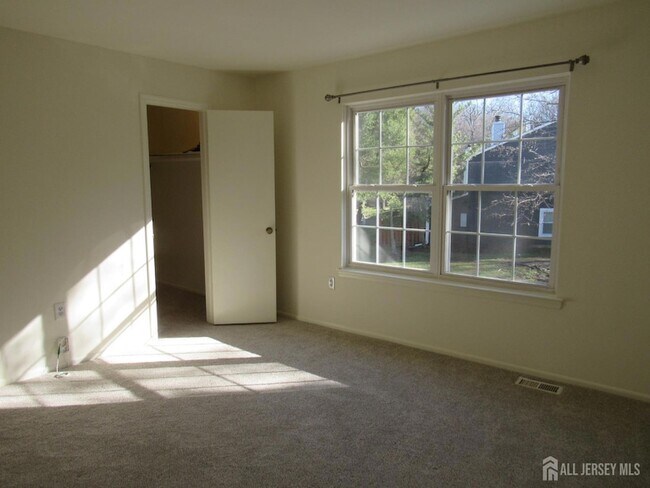 Building Photo - 32 Lafayette Ct