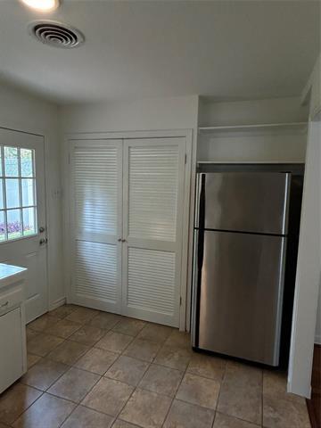 Building Photo - 5811 Palm Ln