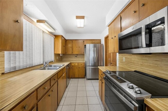 Building Photo - 2308 Matador Cir
