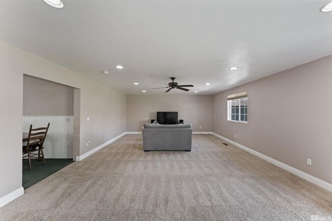 Building Photo - Rare 2016 sf home | 4 bedrooms w/ 2 primary suites and 3 bathrooms