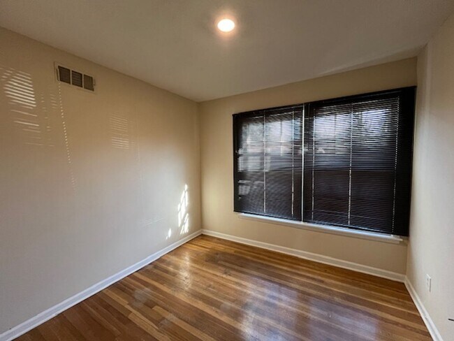 Building Photo - 8399 Booneville Dr