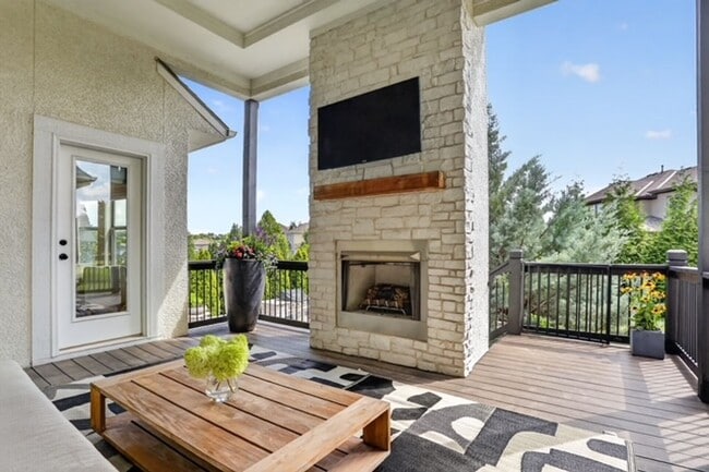 Building Photo - Luxury 5 Bed | 4.5 Bath Home | Flexible Leasing Options: 3+ Month & Long-Term Lease Options | Ful...