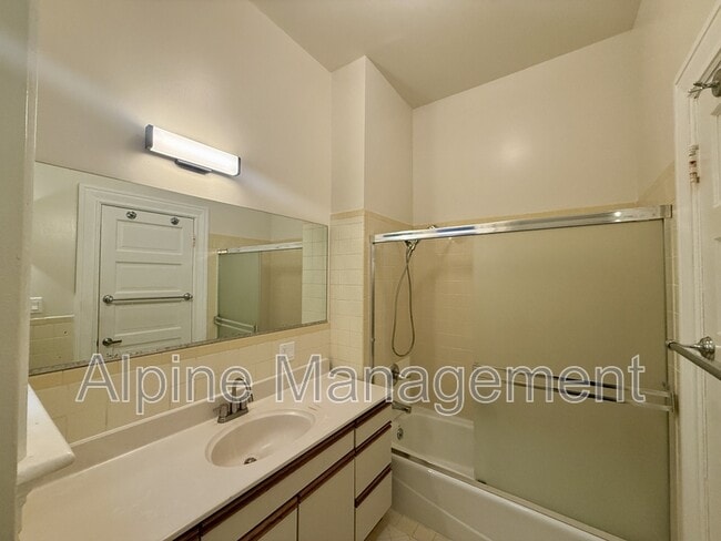 Building Photo - 274 4th Ave