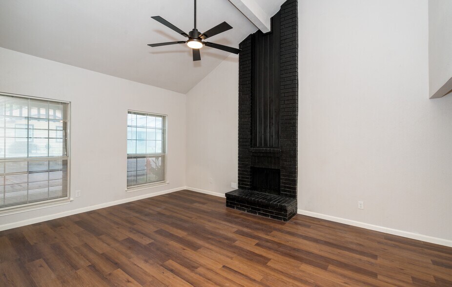 Building Photo - 731 Garden Meadow Dr