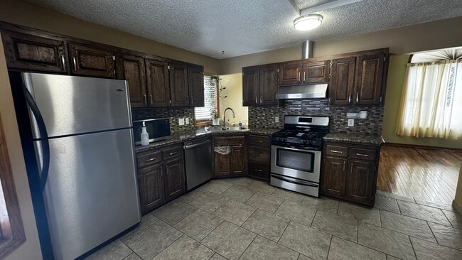 Building Photo - 8700 Loch Lomond Blvd