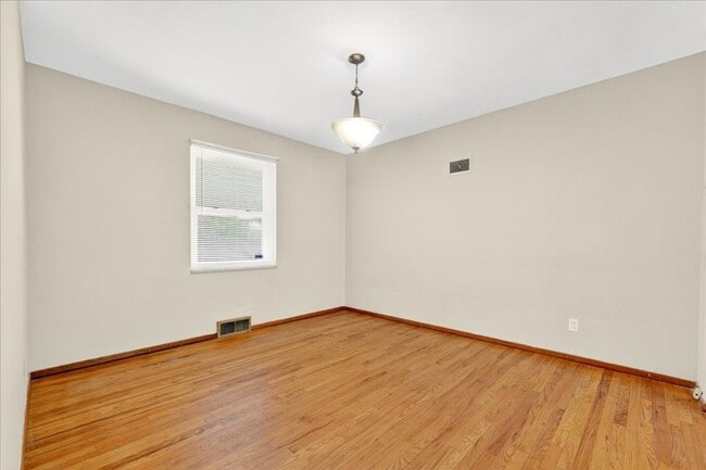 Building Photo - 9319 Aster Ave