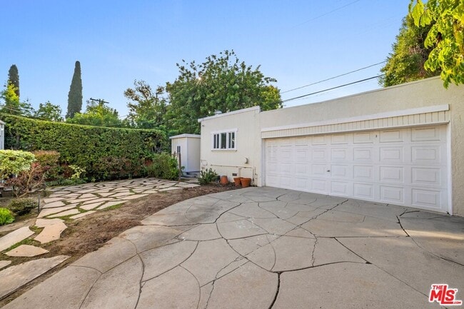 Building Photo - 2941 Motor Ave