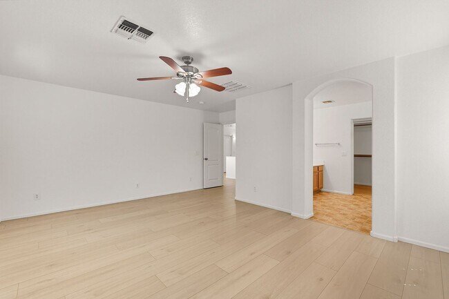 Building Photo - Solar Home with Nice Floorplan in a Great Location! Norterra Dynamite Ranch