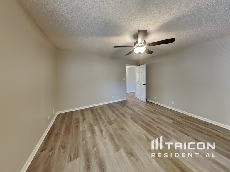 Building Photo - 3261 Tabby Dr