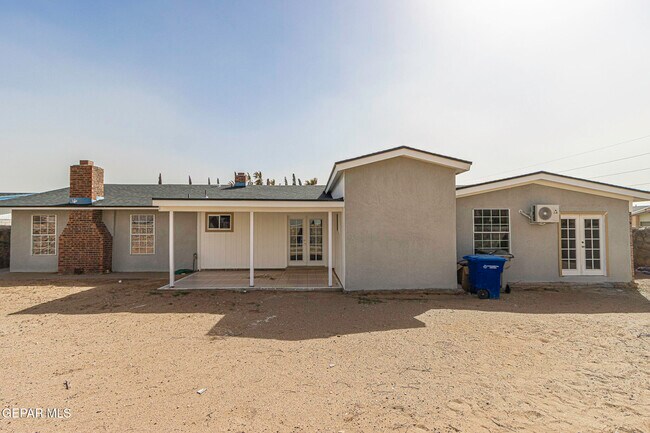 Building Photo - 11301 Tom Ulozas Dr
