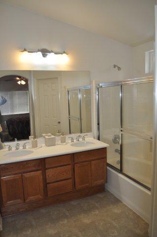 Building Photo - 2 Bedroom Townhome in the Cantera Community of Scripps Ranch