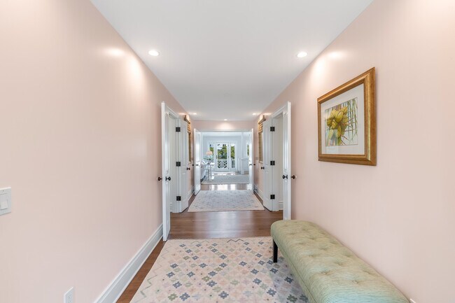 Building Photo - 360 Gasparilla St