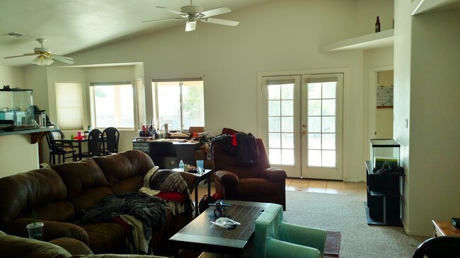 Building Photo - 10824 S Ave Primavera