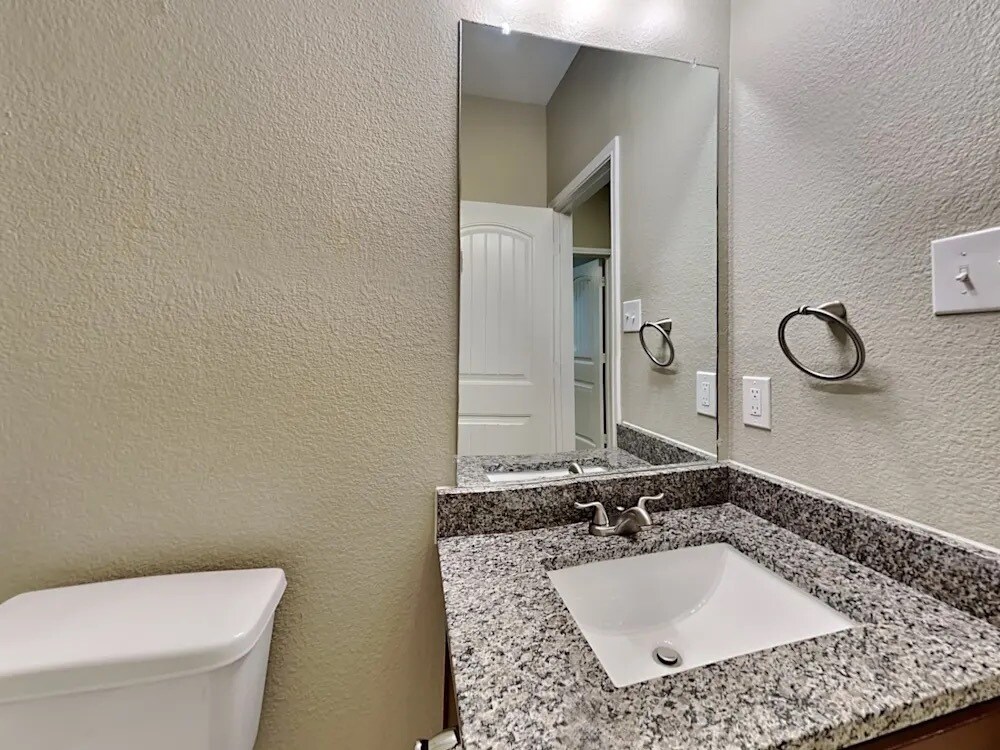 Building Photo - 2103 Slow Stream Dr