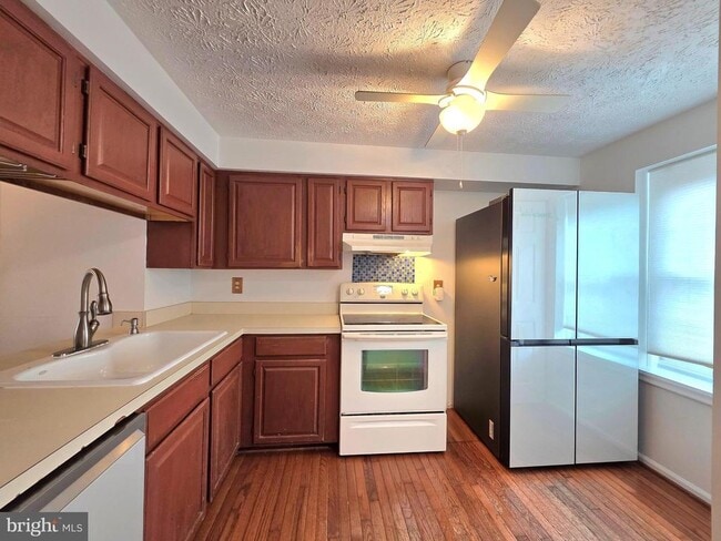 Building Photo - 8568 Koluder Ct