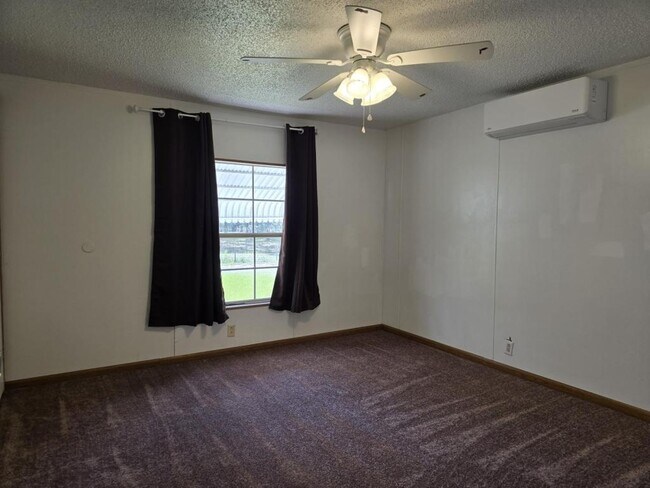 Building Photo - 12454 Cumberland Rd