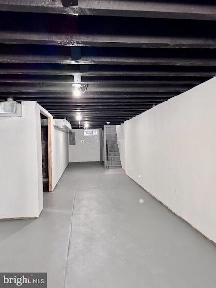Building Photo - 3841 N Sydenham St