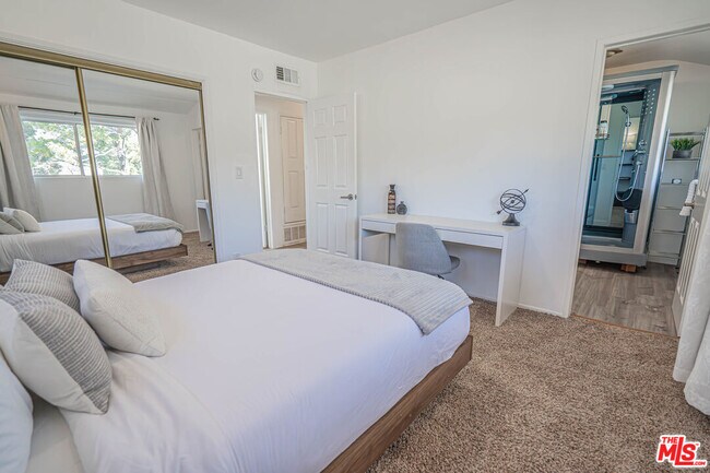 Building Photo - 35315 Glenwall St