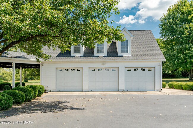 Building Photo - 3976 Shelbyville Rd