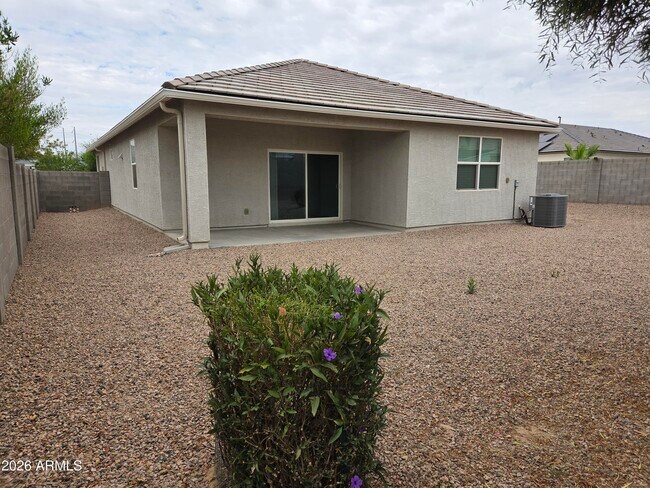Building Photo - 24673 Alfalfa Dr