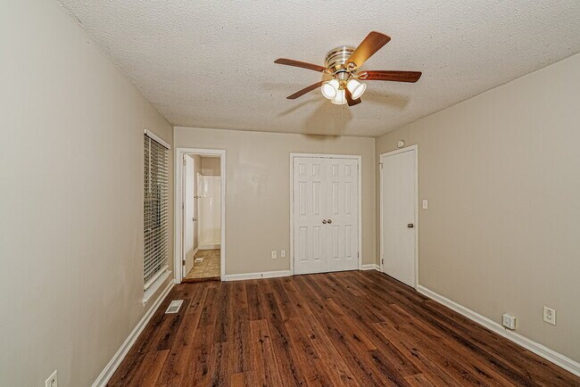 Building Photo - 1684 Brewster Rd