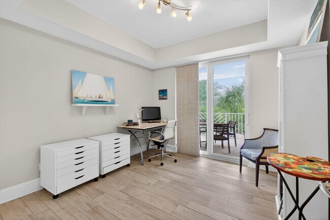 Building Photo - 834 Bay Colony Dr S