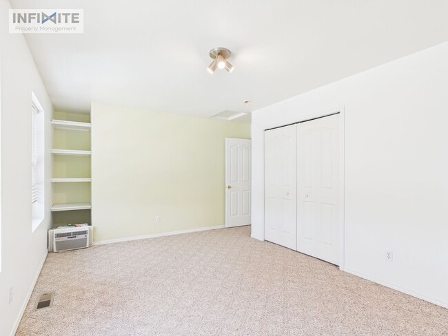 Building Photo - 3 Bedroom with a One Car Garage