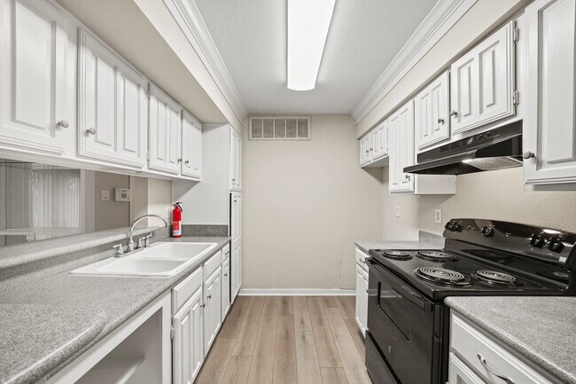 Building Photo - 12955 Woodforest Blvd