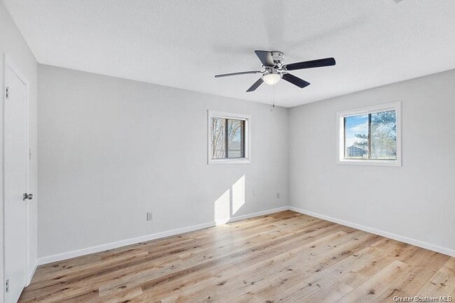 Building Photo - 4900 E St Charles Ave