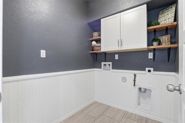 Building Photo - 113 Bastian Ln